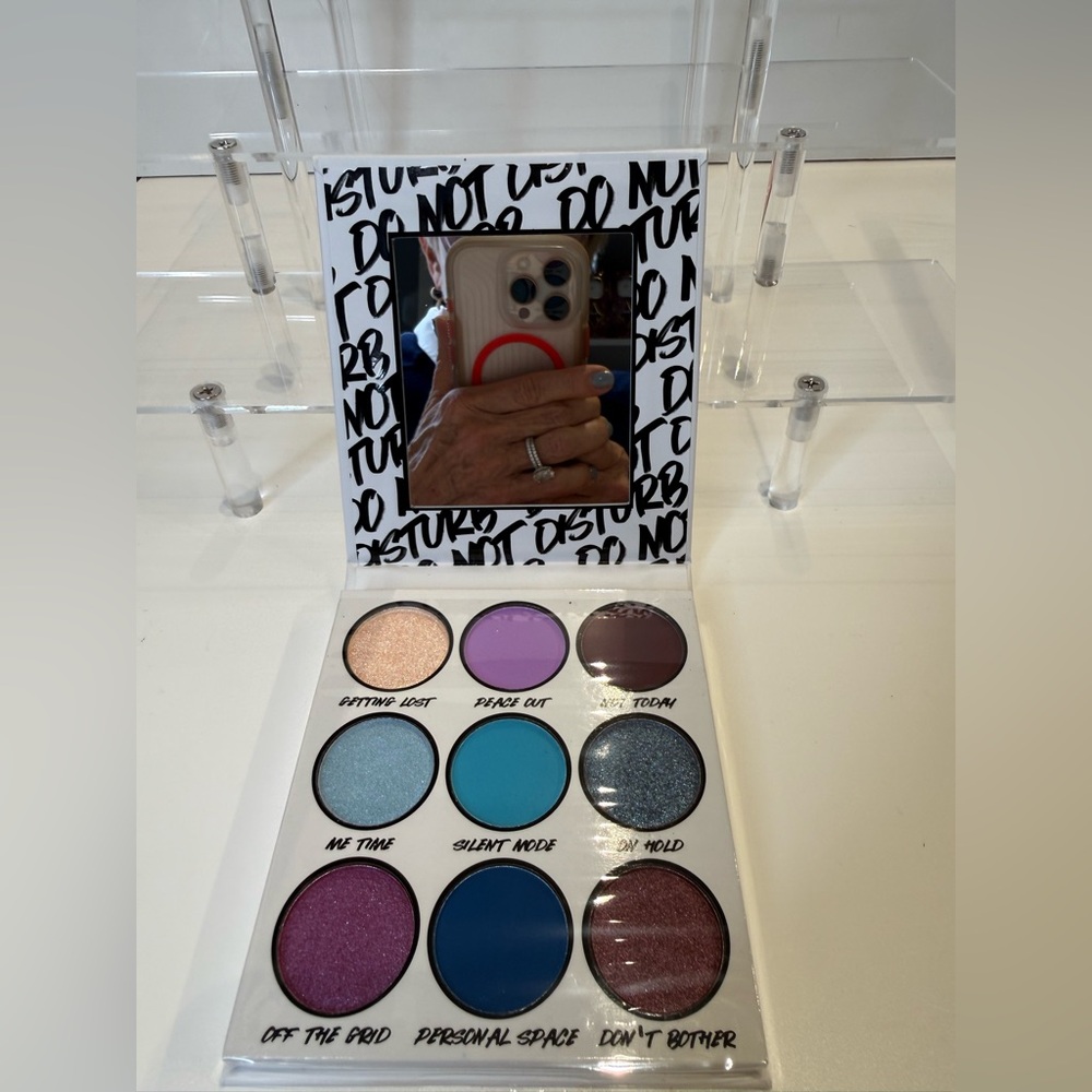 BH Cosmetics Bold Eyeshadow Palette with Blue and Purple Hues